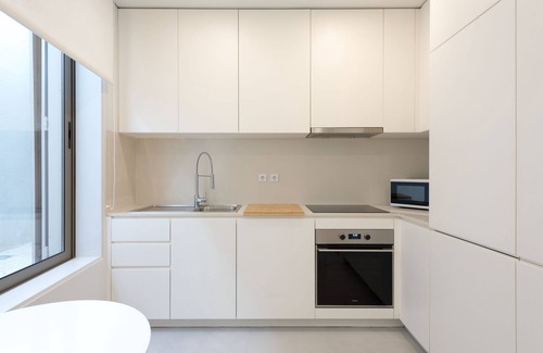 Centro / Baixa Chalet De Esquí | AgapeStay Family House
