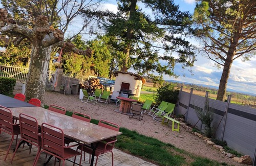 Belleville-en-Beaujolais Casa | Agathe, cabaña con sábanas etiquetadas turismo y discapacidad