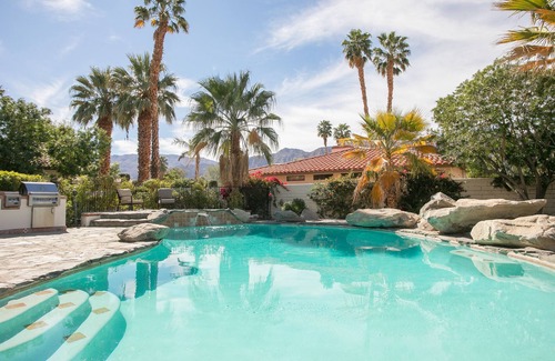 Desert Club Estates Casa | Hermosa propiedad inmobiliaria española en 1/2 Acre