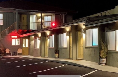Samarkand Hotel | "AGAVE INN Santa Barbara"