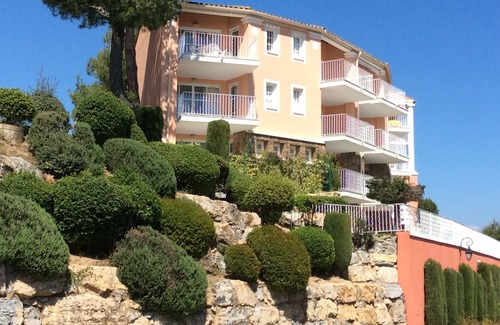 Le Dramont Apartamento | F2 bello ideal terraza del sur para el desayuno VISTA AL MAR