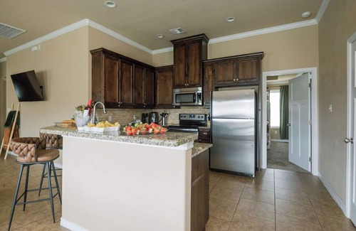College Station Casa | Aggieland Escape | 5BR w/ Backyard Theater + Mins to A&M