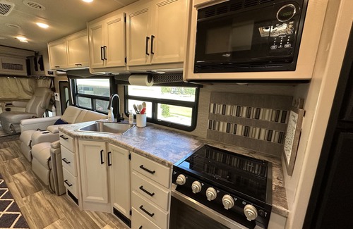 Wellborn Casa | Aggieland Glamping! Cozy RV with modern comforts. Only minutes from campus.
