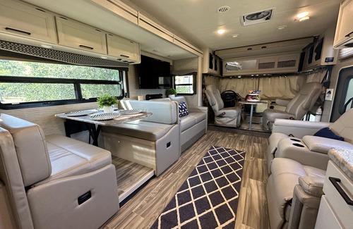 Wellborn Casa | Aggieland Glamping! Cozy RV with modern comforts. Only minutes from campus.