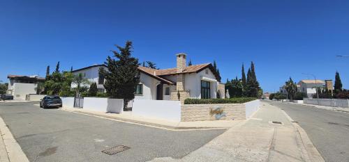 Ayia Thekla Casa | Agia Thekla bungalow with pool