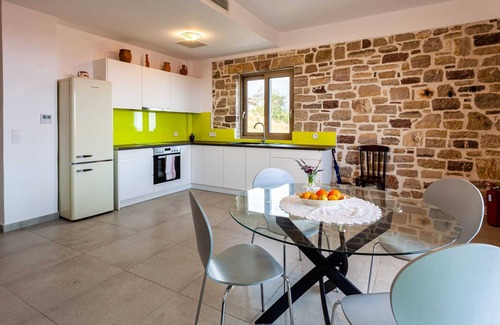 Likissa Villa | Agnantio Marion Villas - Artemis Seaview Retreat