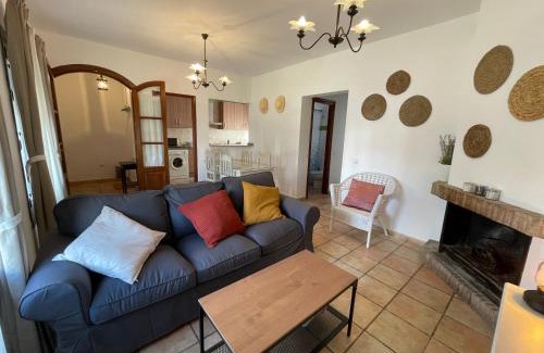 Higuera de la Sierra Casa | Agradable casa rural con chimenea en interior