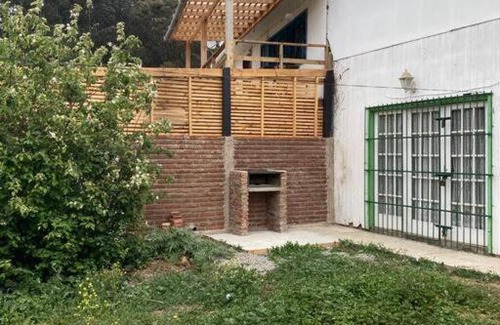 Isla Negra Casa | Agradable casa con gran patio y cercana a la playa