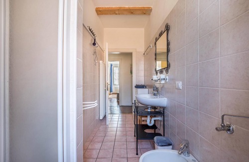 Canale di Tenno Apartamento | Agritur Tenno Appartamentino con vistas a la montaña y balcón