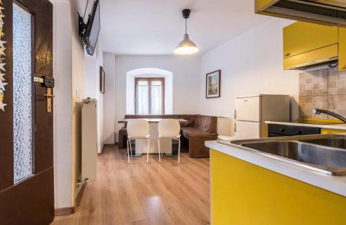 Canale di Tenno Apartamento | Agriturismo Al Gallo Nero Giallo