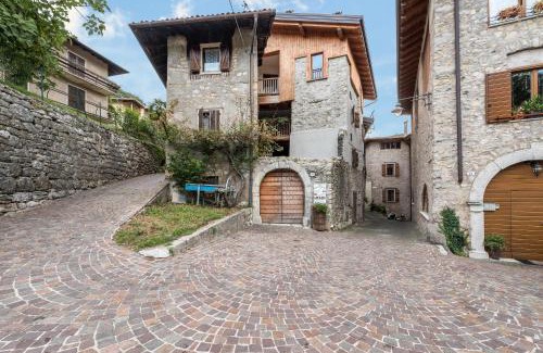Canale di Tenno Apartamento | Agriturismo Al Gallo Nero La Torre