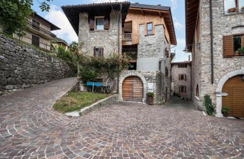 Canale di Tenno Apartamento | Agriturismo Al Gallo Nero Rosso