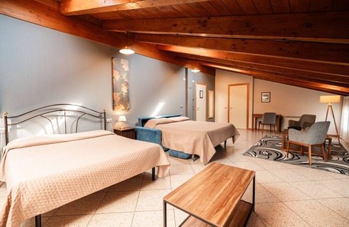 Sona Otro | Agriturismo dei Grippi