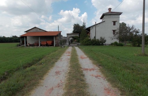 Oleggio Casa | Agriturismo La Farazzina