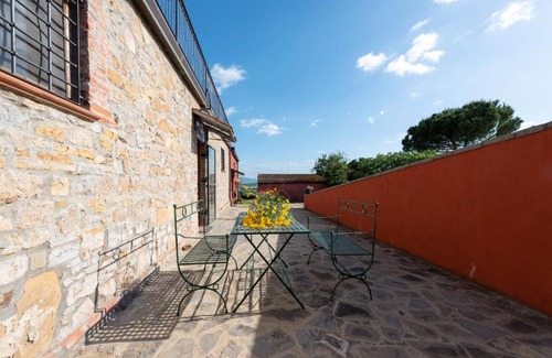 Magione Casa | Agriturismo Le Case Rosse di Montebuono