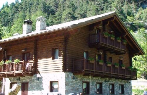 Brusson Casa | Agriturismo Les Hiboux