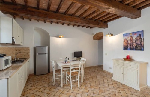 Monteroni d'Arbia Villa | De vacaciones para la relajación en el país Siena. Es posible comer la comida tipicol