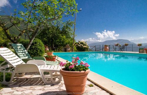Cerreto di Spoleto Casa | Agriturismo Santa Serena