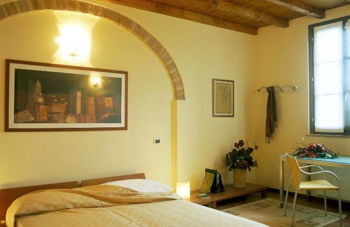 Castelleone Casa | Agriturismo Santa Maria Bressanoro