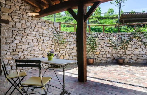 Montagut Casa | Agroturismo Garrotxa pareja-familia