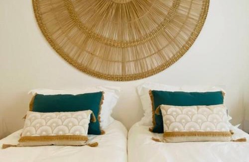 Pointe Aux Piments Apartamento | AH-10 - Luxury 3 BR Beach Apartment in typical island village by Althea