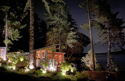 Grapeview Cabina | Ahab’s only available with, Captains Cabin it rents for 195, Captains’ 325.