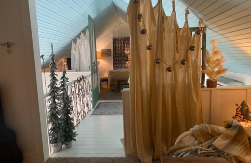 Levelland Casa | Ahava Honey Farm Cottage