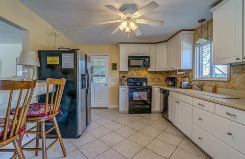 Huddleston Casa | Casa de vacaciones frente al lago de 5 dormitorios y 3 baños en Smith Mountain Lake - para 10 personas