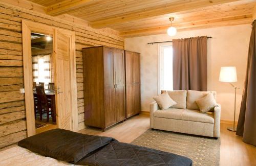Kauhajoki Chalet De Esquí | Ahmalammen mökkikylä