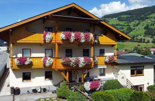 Schwendau Apartamento | AHORN, 120m², Schwendau/Hippach, 2.5km from the ski area in Landhaus Daum