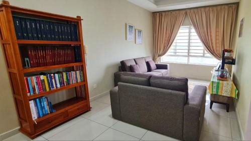 Kampung Sungai Buah Apartamento | AI Homestay at Savanna - Southville