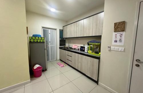 Kampung Sungai Buah Apartamento | AI Homestay at Savanna - Southville