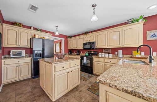 Russellville Apartamento | Aidan's Mountainside Manor: Serene, Spacious Elegance near Adventure