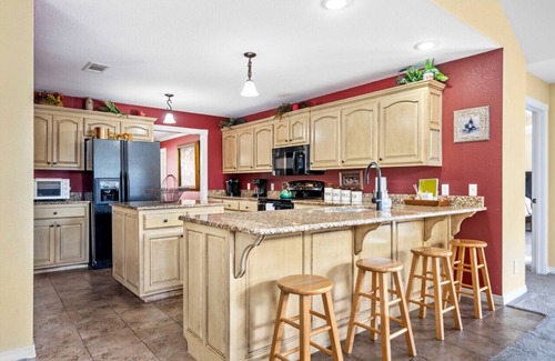 Russellville Apartamento | Aidan's Mountainside Manor: Serene, Spacious Elegance near Adventure