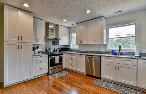 Asheville Casa | Aiken Rd - 6 BR - hot tub and game room