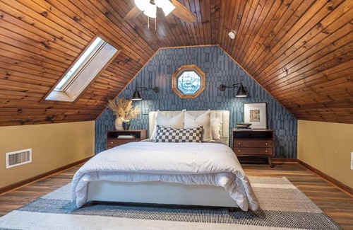Pigeon Forge Complejo | Ain't Misbehavin' is located in Woodridge Village in beautiful Pigeon Forge, TN