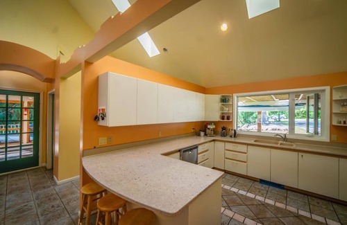 Kaslo Casa | Ainsworth Lakefront Getaway