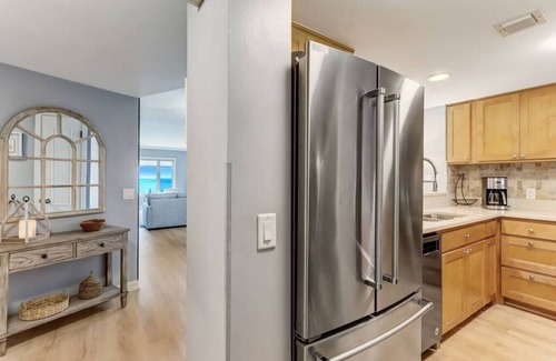 Fernandina Beach Condominio | AIP RESORT,2 OCEANFRONT BEDROOMS AND BALCONIES , STEPS TO THE BEACH AND THE POOL