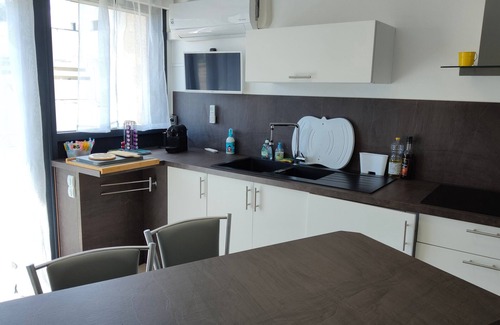Saint-Cyprien Apartamento | Estudio climatizado a 150m del mar con aparcamiento privado y admite mascotas