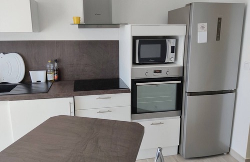 Saint-Cyprien Apartamento | Estudio climatizado a 150m del mar con aparcamiento privado y admite mascotas