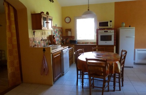 Pernes-les-Fontaines Casa | Casa con aire acondicionado de 70 m2 con jardín tranquilo
