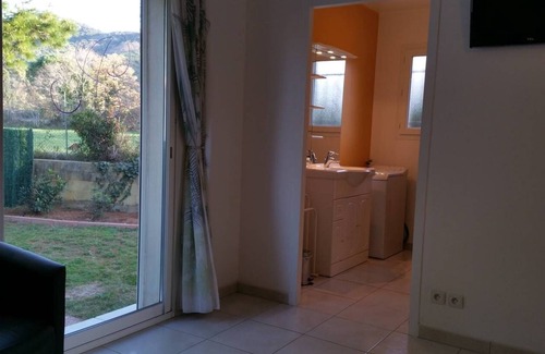 Laroque-des-Alberes Casa | Air-conditioned gîte with shared pool near Argelès sur Mer