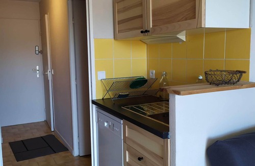 Les Sablettes Apartamento | Air-conditioned T2 apartment 5 minutes' walk from Les Sablettes beach LLS1