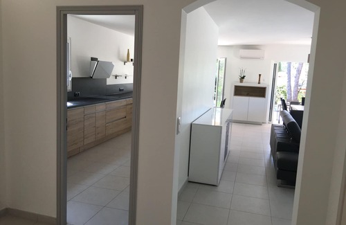 Puget-sur-Argens Casa | Air-conditioned detached villa with secure/heated swimming pool and large garden