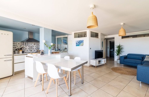 La Ciotat Apartamento | Apartamento con aire acondicionado en primera línea de mar, pies en el agua!