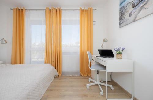 Ursynow Apartamento | Air Conditioned Apartment in Warsaw with Parking, Desk and Balcony by Noclegi Renters