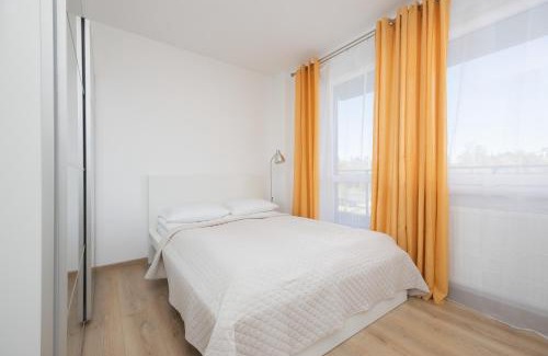 Ursynow Apartamento | Air Conditioned Apartment in Warsaw with Parking, Desk and Balcony by Noclegi Renters