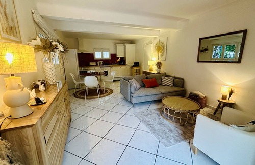 Boulouris-sur-Mer Apartamento | Bel F3 74m2 Bas de Villa 4P en paz. A 1 km del mar y tiendas. Estacionamiento wifi privado.