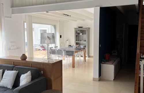 La Rochelle Casa | Gran casa con piscina en La Rochelle capacidad 15 camas idealmente ubicada