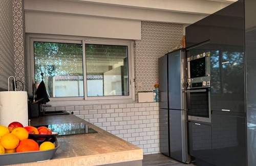 La Rochelle Casa | Gran casa con piscina en La Rochelle capacidad 15 camas idealmente ubicada